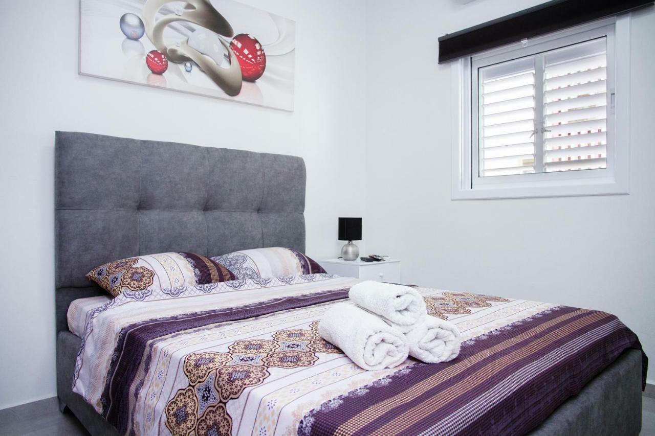 Apartments4You Maya 바트얌 외부 사진